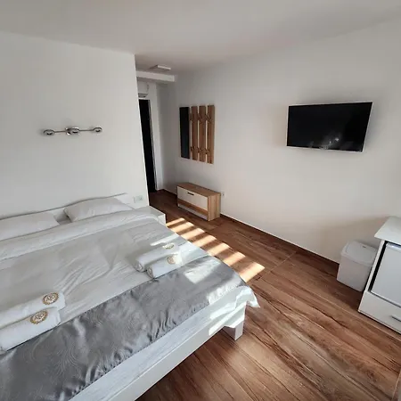 Alexander The Great Atg Apartment